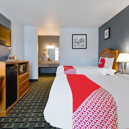 Oyo Hotel Lake Park - Valdosta Area エクステリア 写真