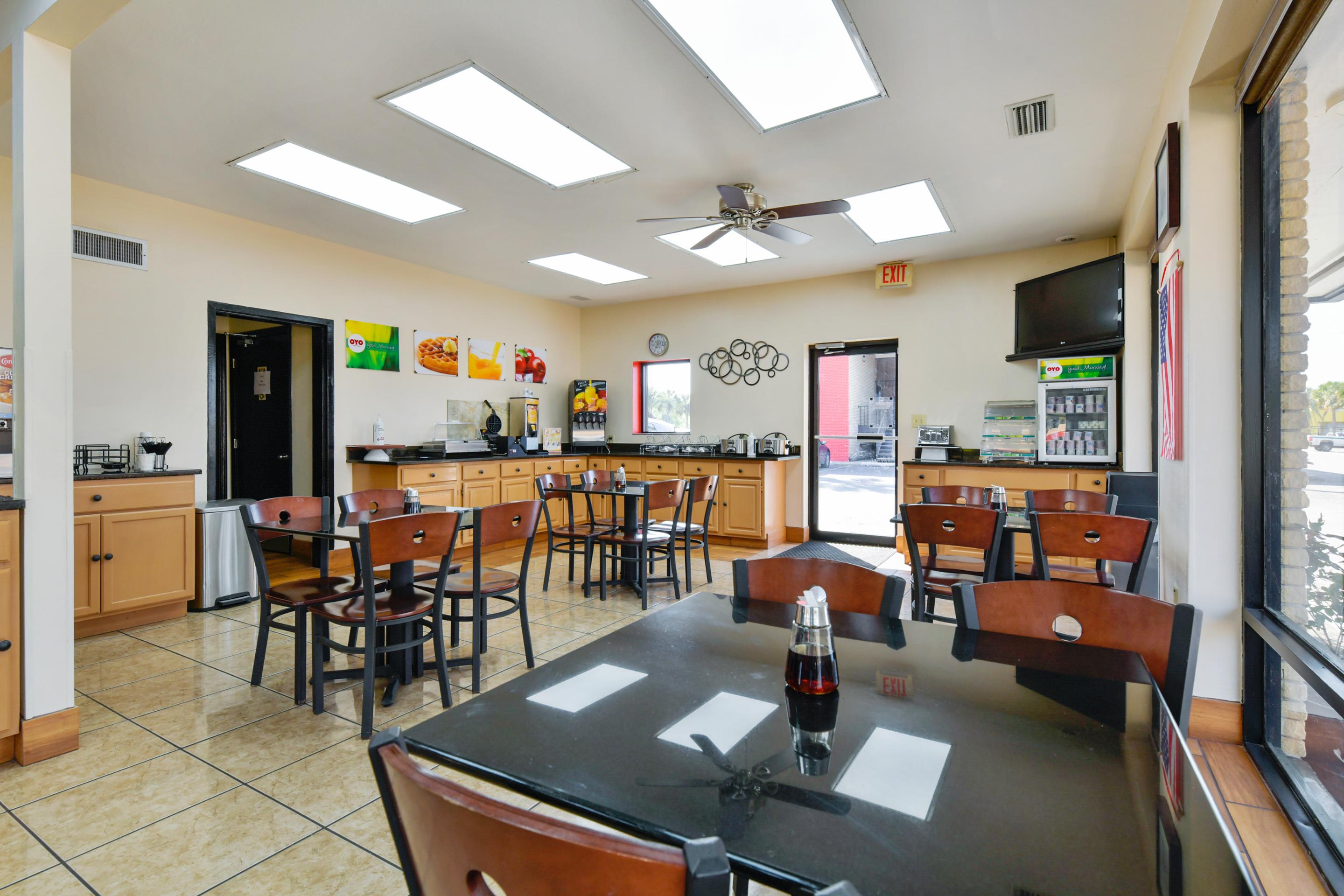 Oyo Hotel Lake Park - Valdosta Area エクステリア 写真