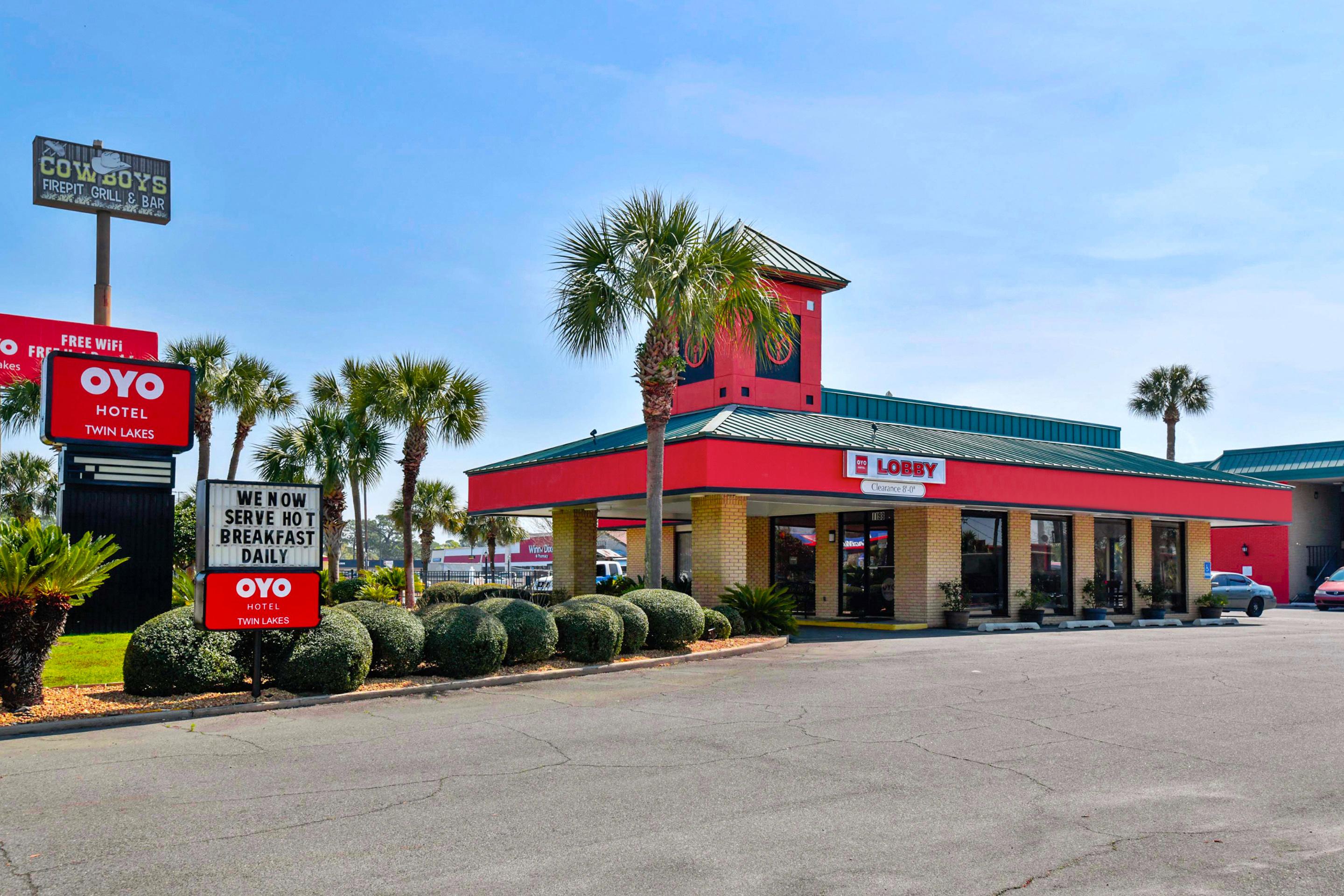 Oyo Hotel Lake Park - Valdosta Area エクステリア 写真