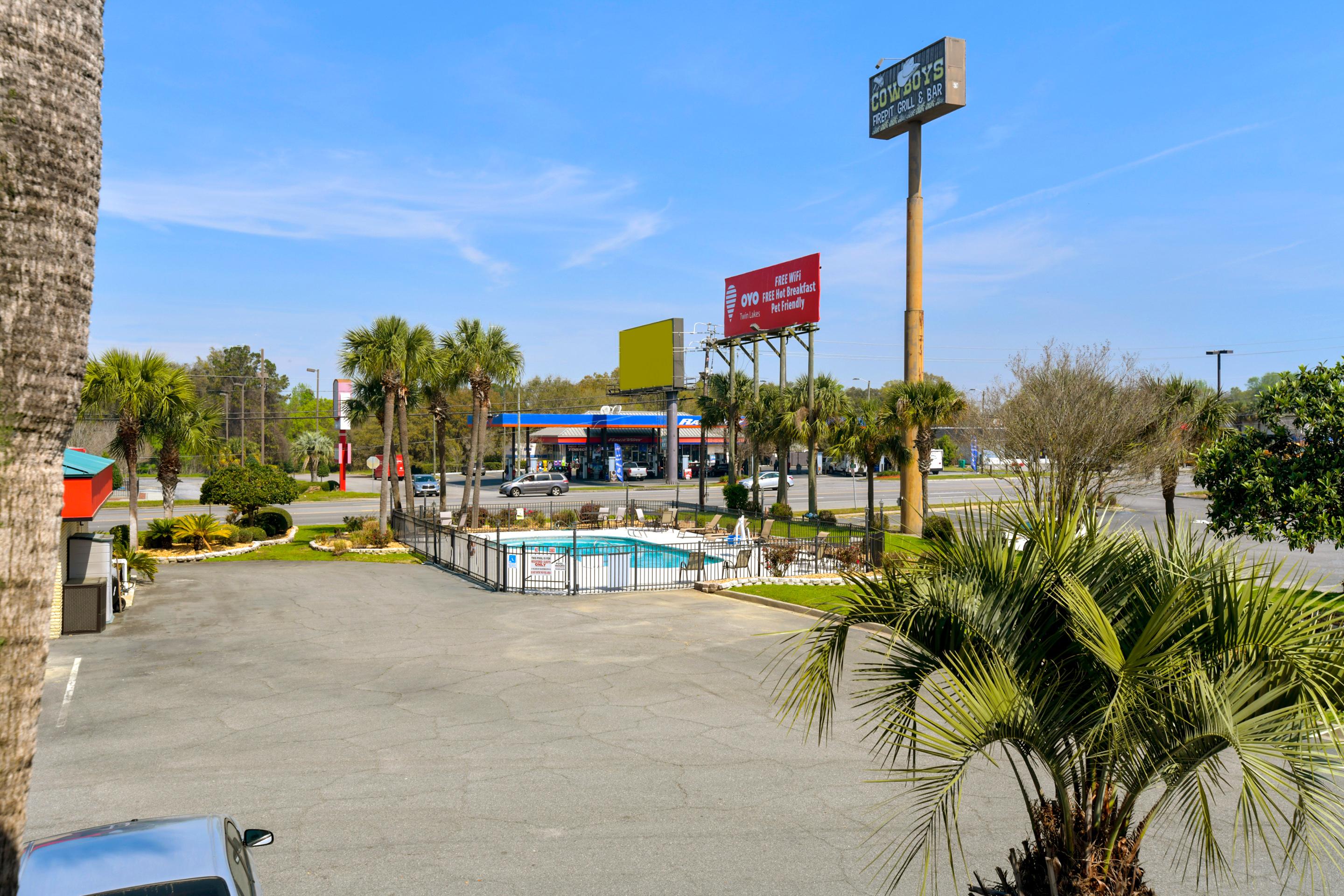 Oyo Hotel Lake Park - Valdosta Area エクステリア 写真