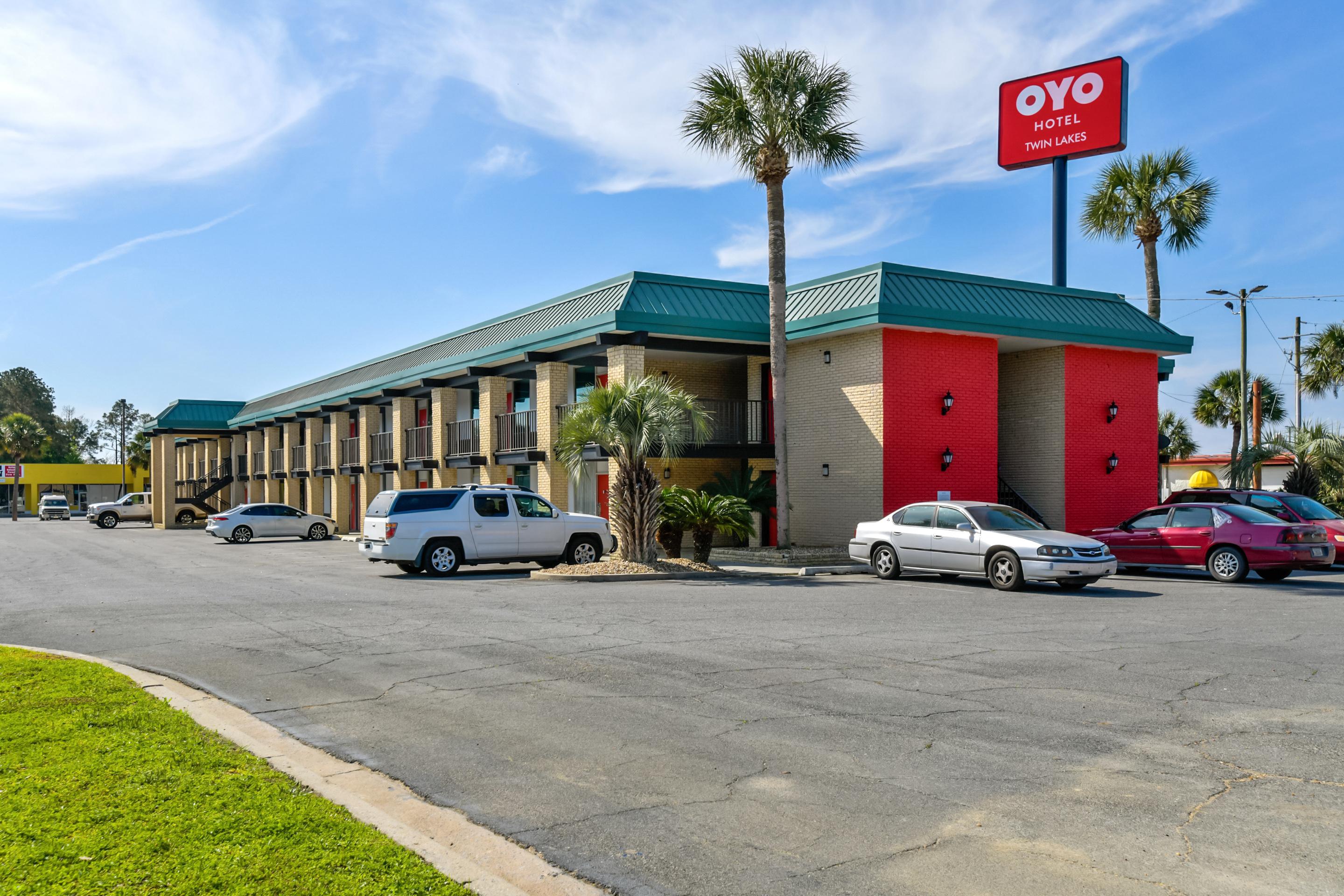 Oyo Hotel Lake Park - Valdosta Area エクステリア 写真