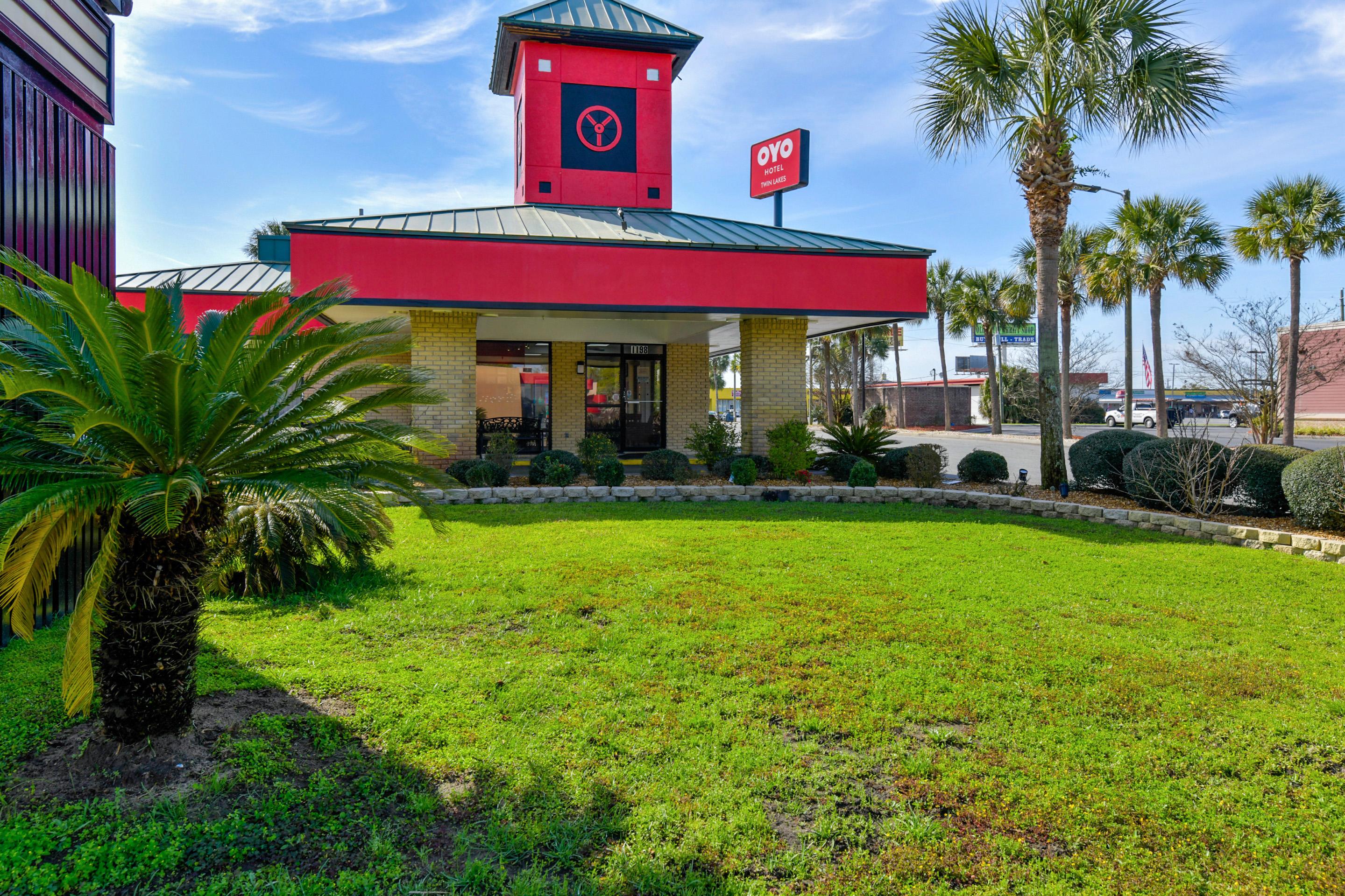 Oyo Hotel Lake Park - Valdosta Area エクステリア 写真