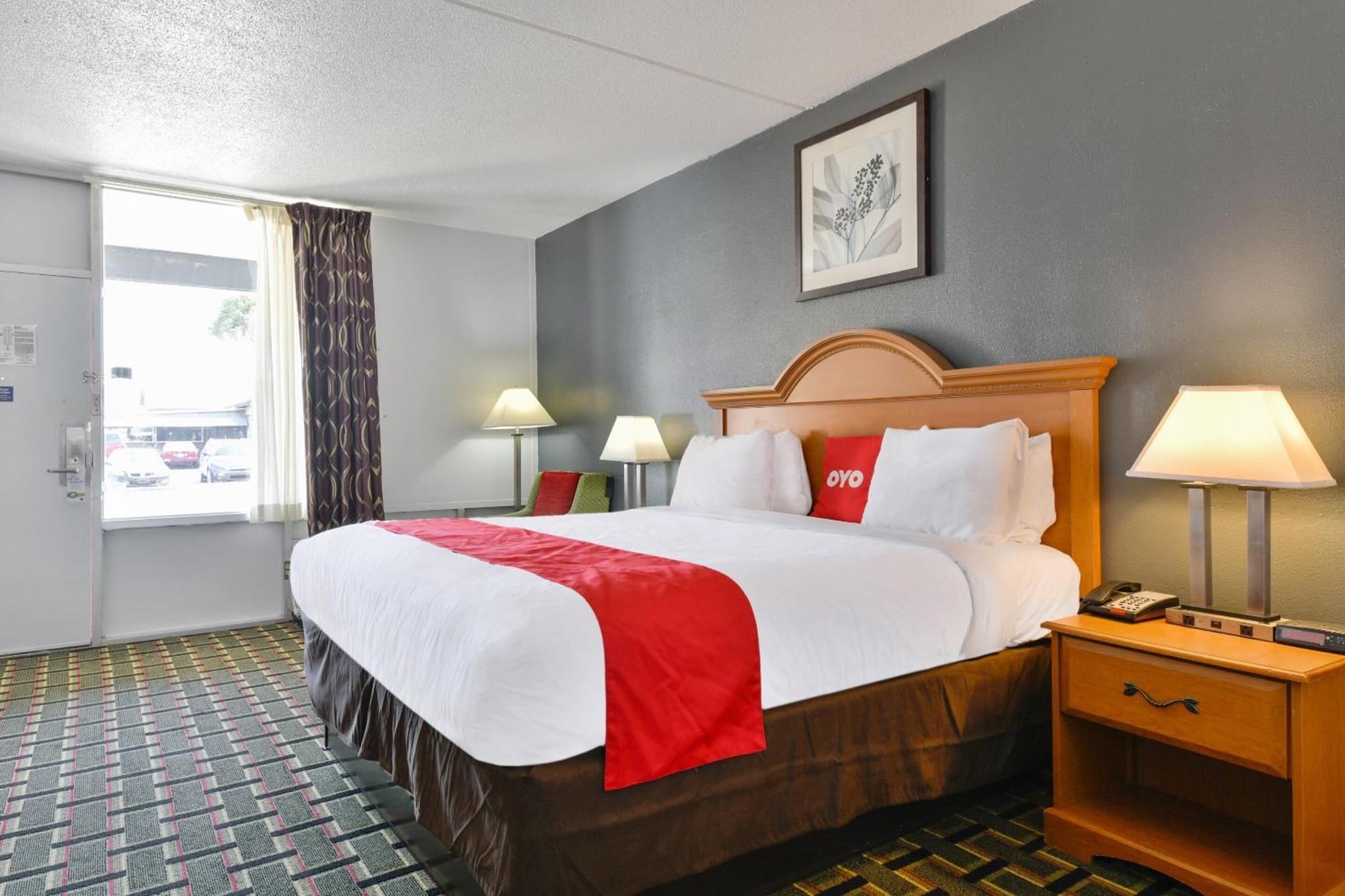 Oyo Hotel Lake Park - Valdosta Area エクステリア 写真